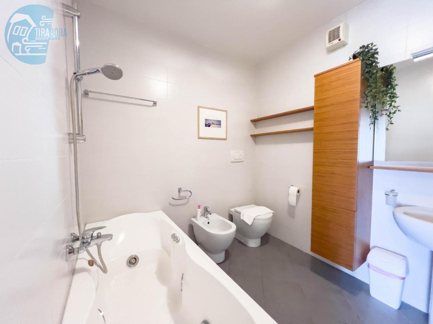 Cattedrale 5 Tirabora Short Rent Apartment Trieste Ngoại thất bức ảnh